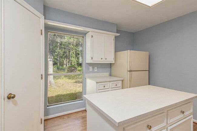 Building Photo - 3680 Woodpeckers Grove