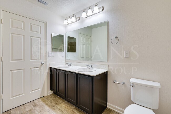 Building Photo - 3/2 Split Plan Home in Cypress Place