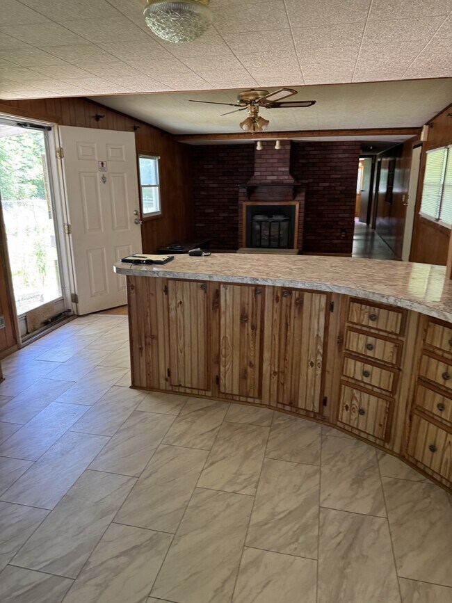 Building Photo - 145 Hillrise Dr