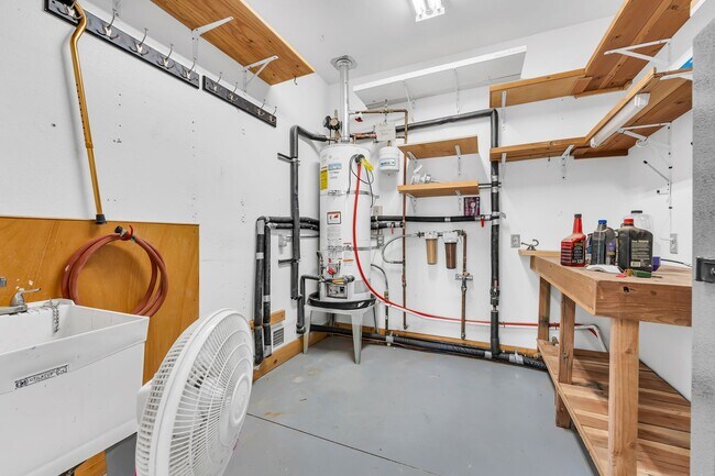 Building Photo - 155 Pioche Rd