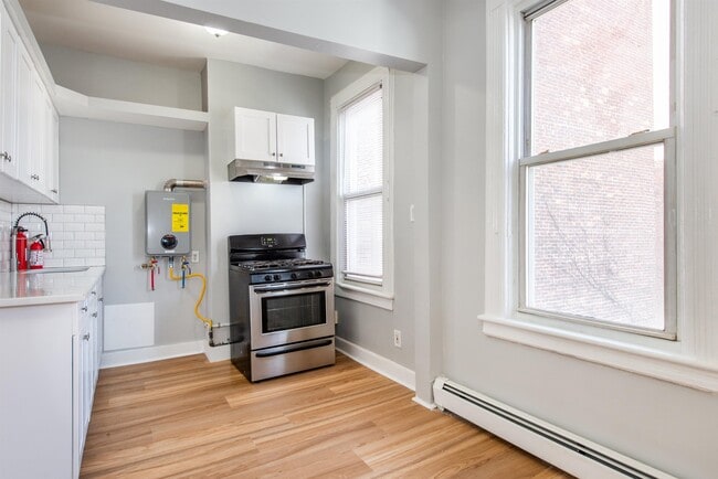 Building Photo - 2903 Central Ave