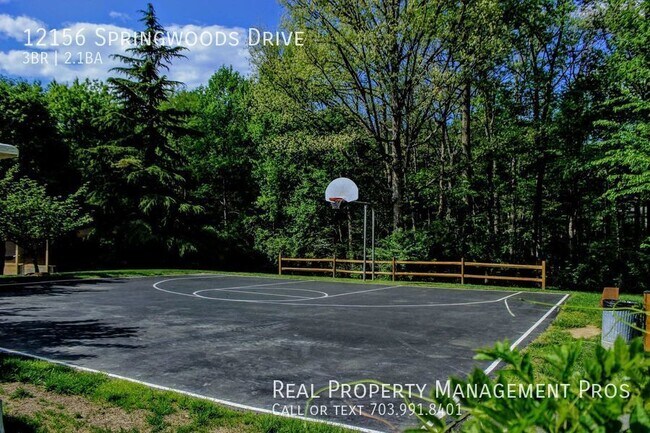 Building Photo - New Paint