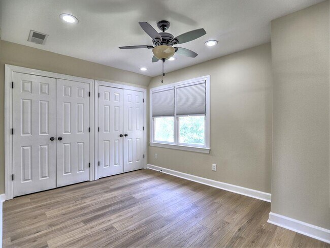 Building Photo - 3237 Waldwick Way SE