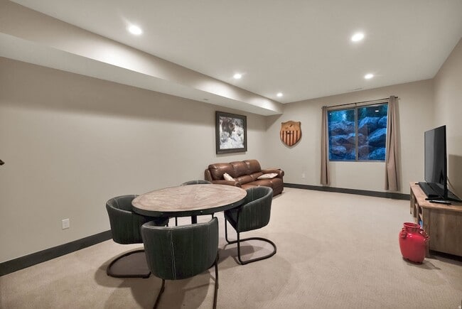 Building Photo - 6357 E 820 S