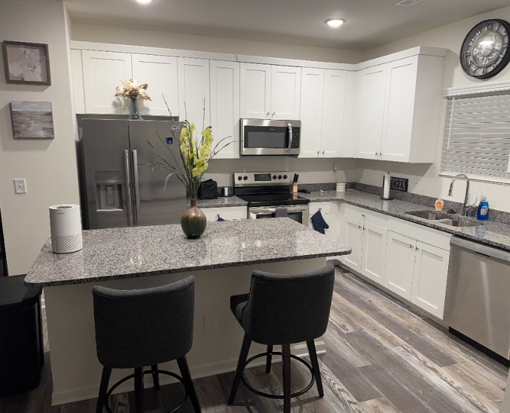 Building Photo - 533 Gantt St