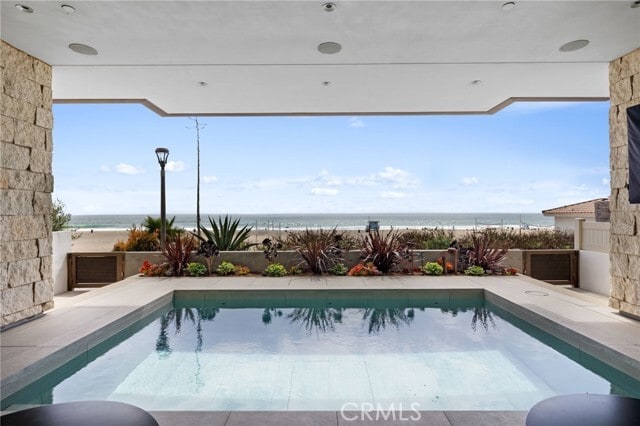 Building Photo - 716 The Strand