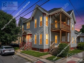Building Photo - 72-74 Kinsley St