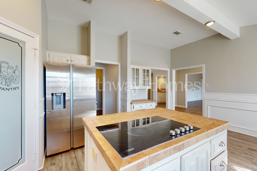 Building Photo - 608 Westway Dr