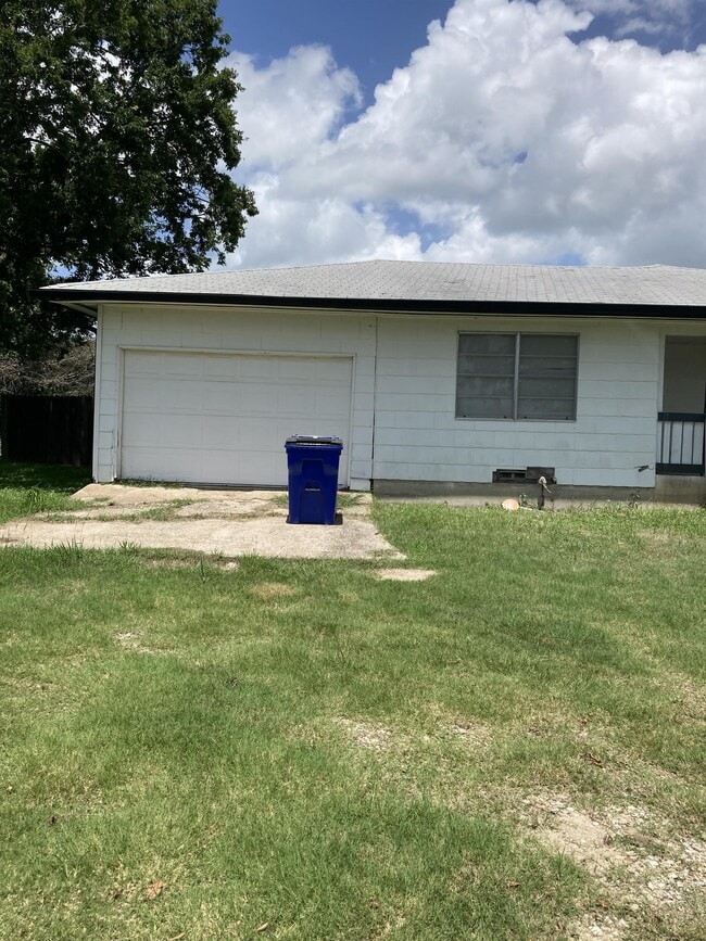 Building Photo - 12341 TX-21