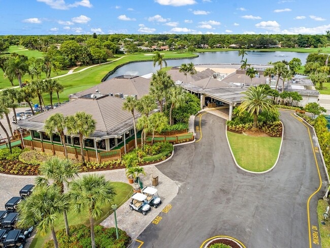 Building Photo - 6866 Briarlake Cir