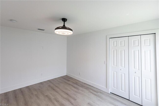 Building Photo - 2007 NW 21st St