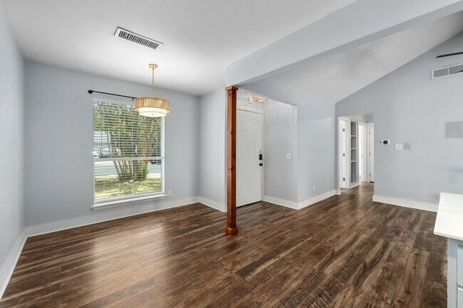 Building Photo - 7404 Lunar Dr