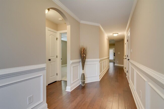 Building Photo - 219 Sandleton Way