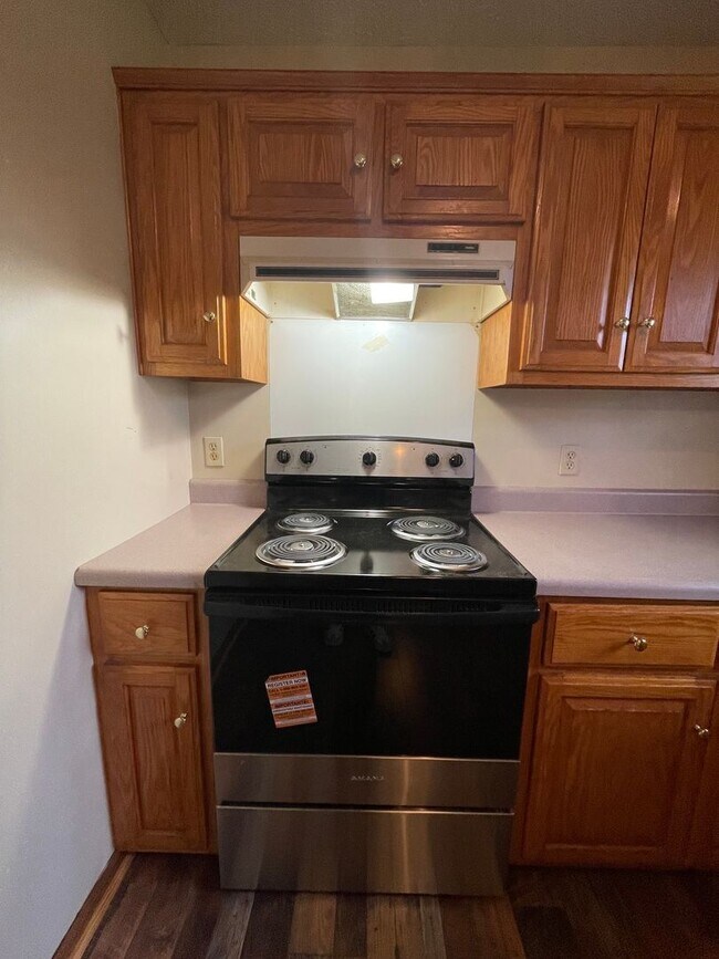 Building Photo - Deposit Special !