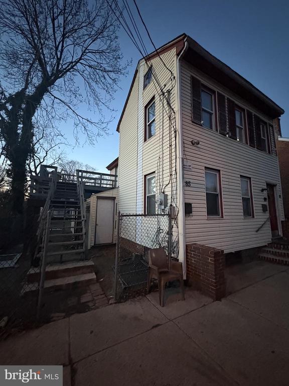 Building Photo - 85 Union St