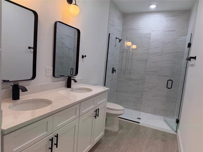 Building Photo - 1393 W Lorraine Dr