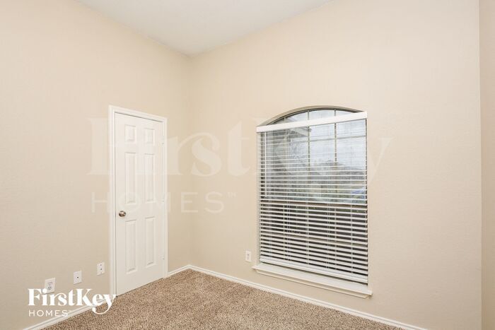 Building Photo - 960 Carlin Ln