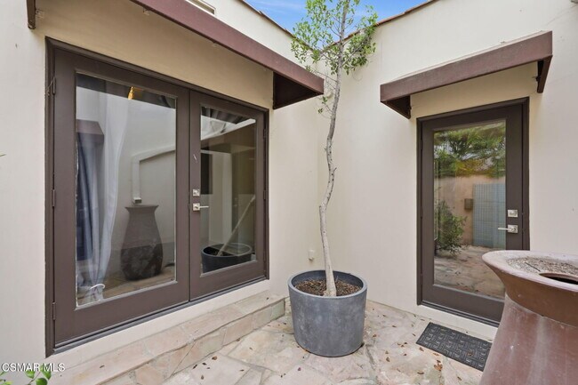 Building Photo - 732 N Alta Vista Blvd