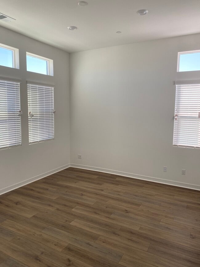 Master - 27554 Sparrow Ct