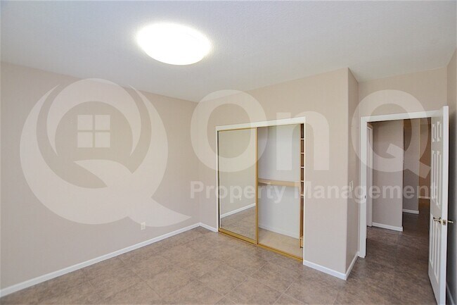 Building Photo - 510 S Lagoon Dr