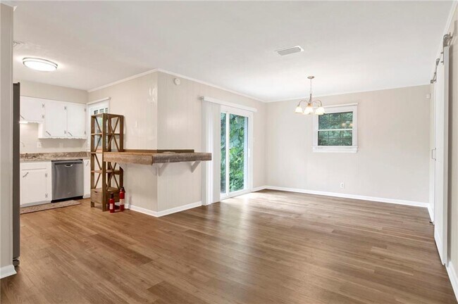 Building Photo - 6023 Lazy Ln