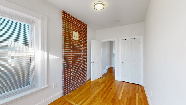 Building Photo - 80 W Cottage St