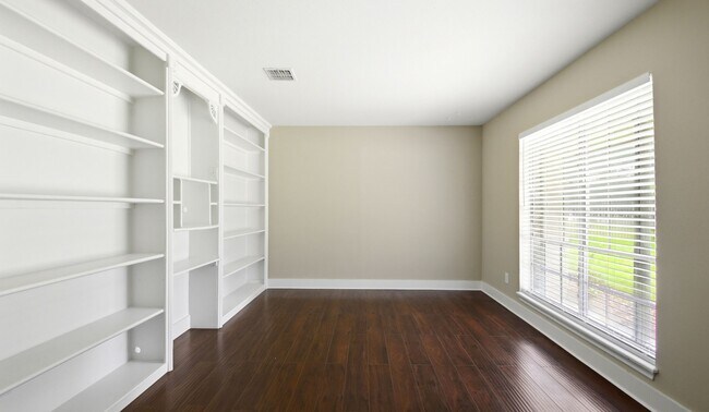 Building Photo - 1511 Sungail Dr
