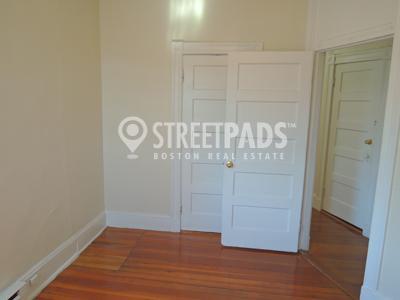 Building Photo - 1 bedroom in Boston MA 02134