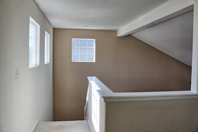 Building Photo - 3 bed 3 bath Castle Rock home walking distance to Douglas County High School