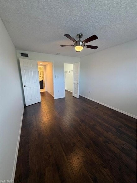 Building Photo - 190 Turtle Lake Ct