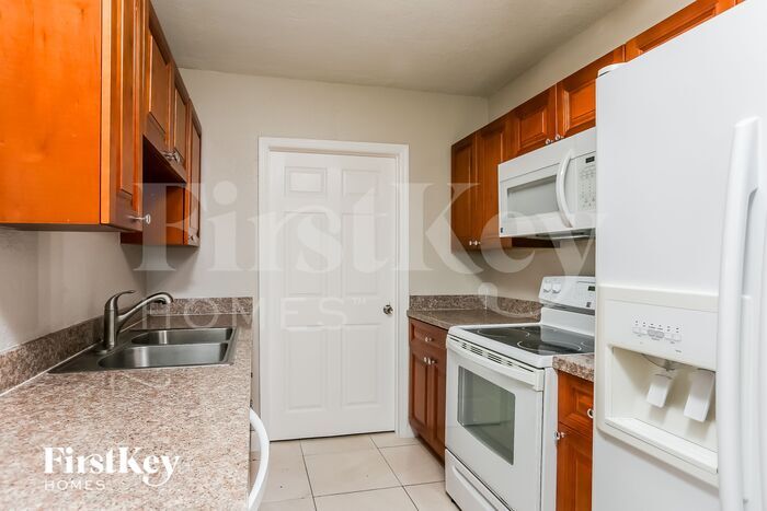 Building Photo - 1530 N 68th Ave