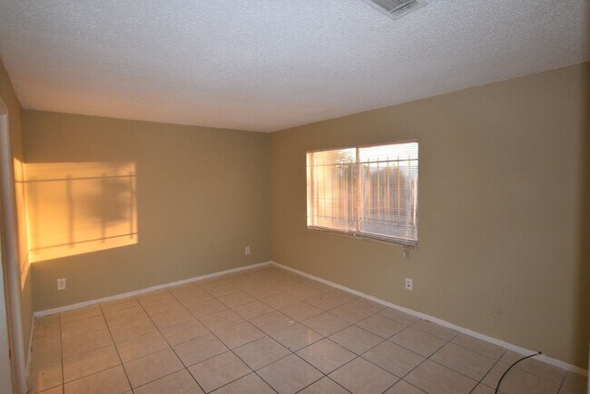 Building Photo - 3115 Split Willow Dr