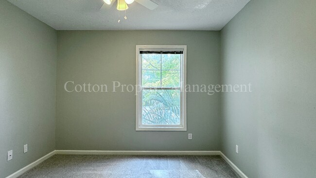 Building Photo - LEASING SPECIAL - Ask about our 1 month Re...
