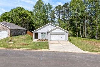 Building Photo - 1/2 off 1st months rent if you sign a lease by 6/1/26!