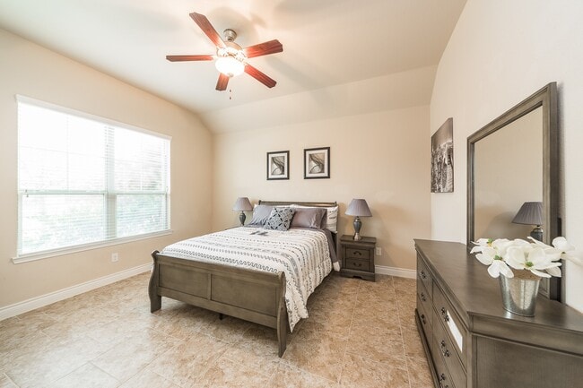 Building Photo - 6602 Sterling Shores Ln