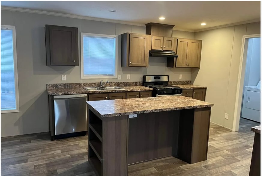 Kitchen - 9339 Starboard Dr