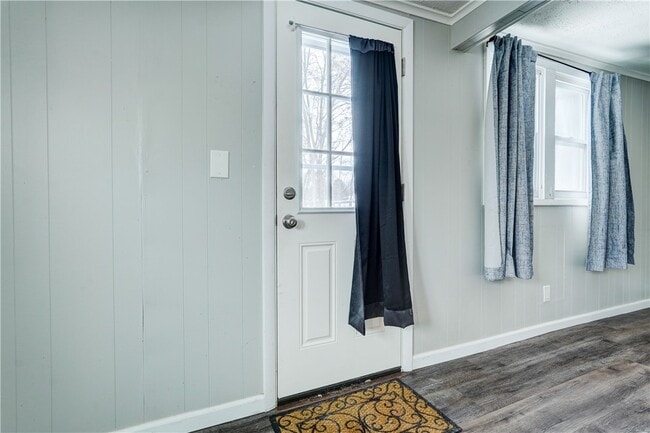 Building Photo - 1070 Gravel Rd