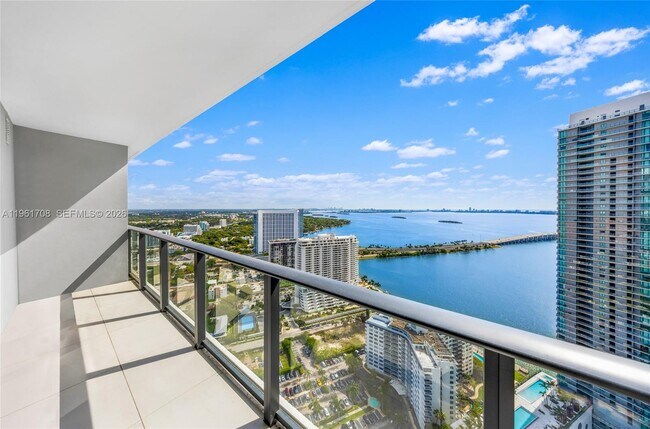 Building Photo - 501 NE 31st St