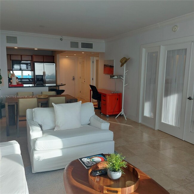 Building Photo - 2301 Collins Ave