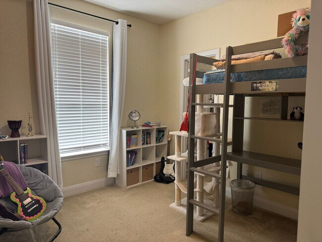 Building Photo - 517 Whittmen Ave