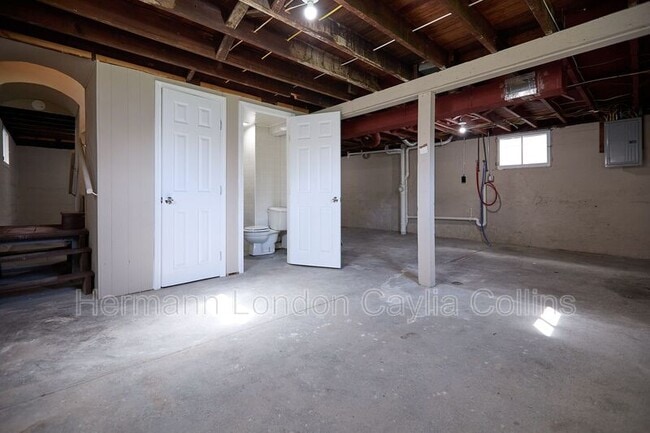 Building Photo - 5300 Blow St