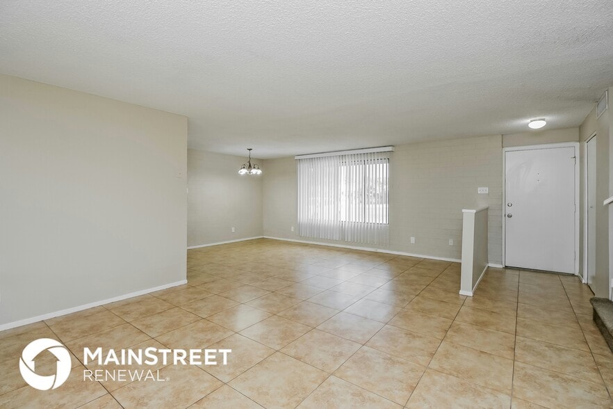 Building Photo - 2629 N 49th Dr