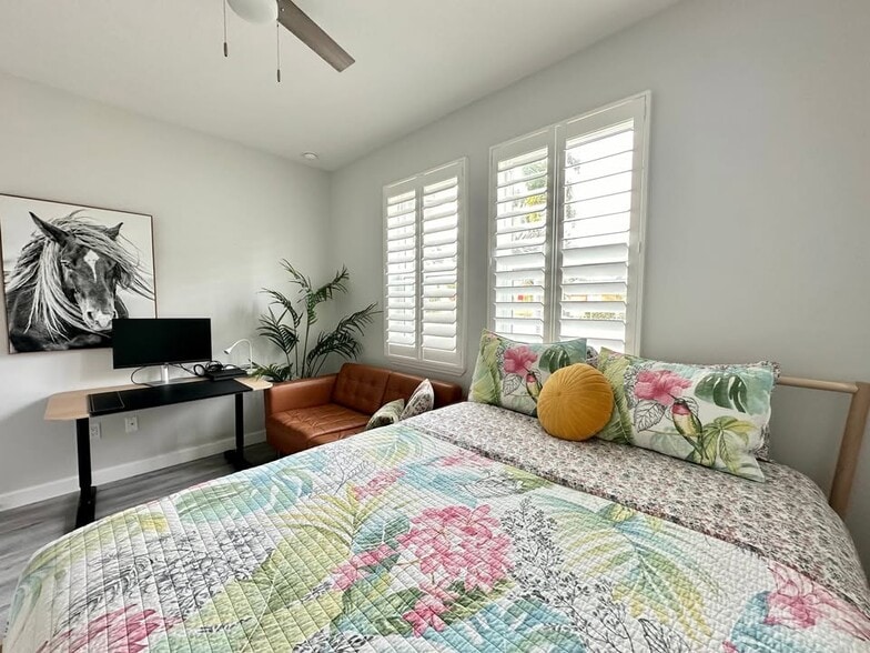 Building Photo - 4720 Emerson Ave S