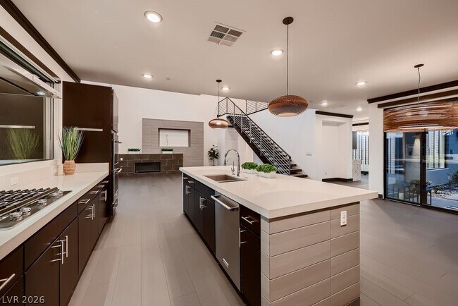 Building Photo - 917 Vegas View Dr