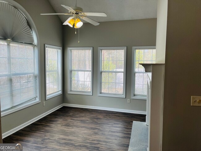 Building Photo - 50 Rock Mill Ct