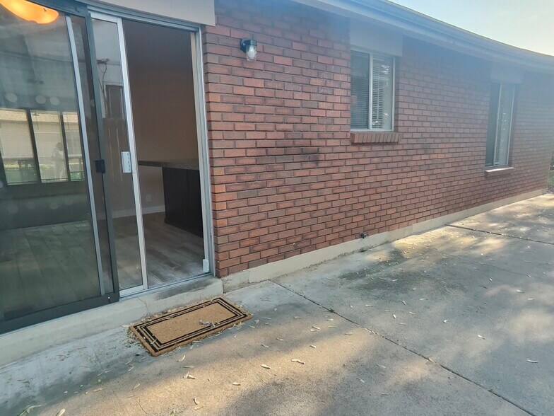 Building Photo - 177 S 200 W