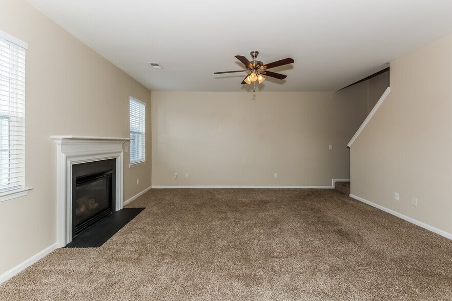 Building Photo - 4914 Lifeline Ln