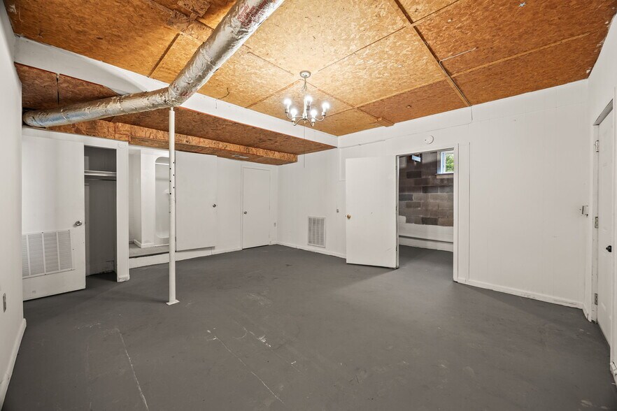 Building Photo - 258 Idlewild Dr