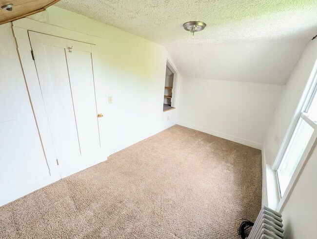 Building Photo - 116 Cushing St