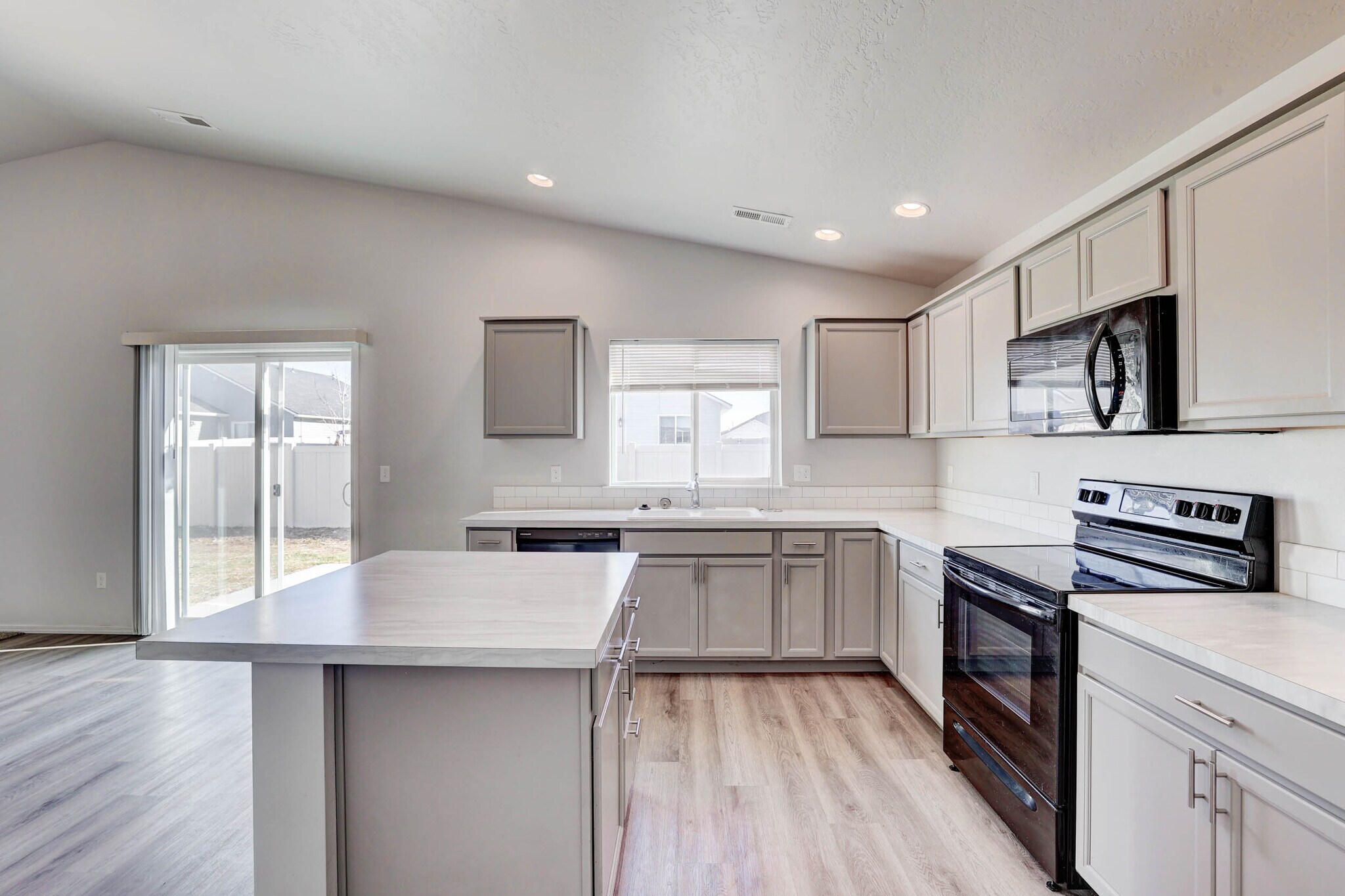 Building Photo - 19570 Nanticoke Ave